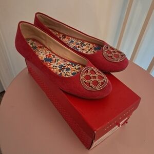 Kelly & Katie Flats Women's 7.5 Hiliah Raspberry Red Microsuede Comfy Formal